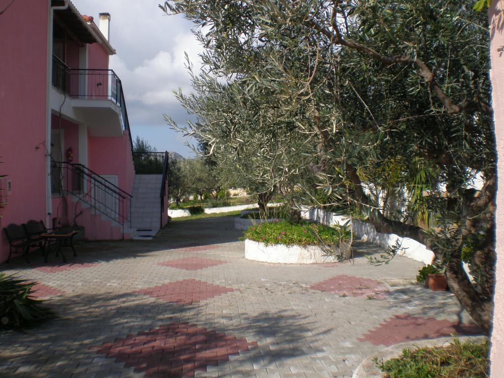 Elpida Studio Trapezaki  Exterior photo