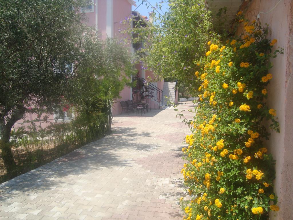 Elpida Studio Trapezaki  Exterior photo